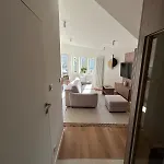 Cracow Center Jacuzzi & Sauna Penthouse Retreat *