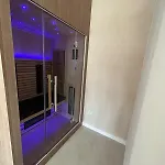 Cracow Center Jacuzzi & Sauna Penthouse Retreat شقة كراكوفيا