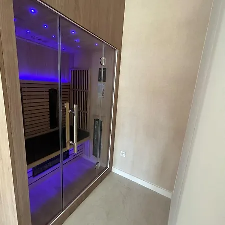 Cracow Center Jacuzzi & Sauna Penthouse Retreat Apartamento Cracóvia
