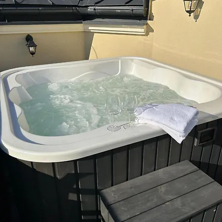 Lejlighed Cracow Center Jacuzzi & Sauna Penthouse Retreat