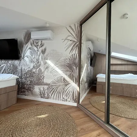 アパート Cracow Center Jacuzzi & Sauna Penthouse Retreat